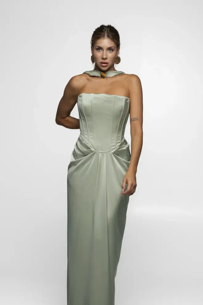 Zielona suknia maxi