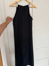 H&M satynowa czarna sukienka – Tył