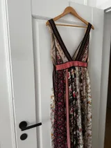 Sukienka maxi w kwiatowy print – Tył