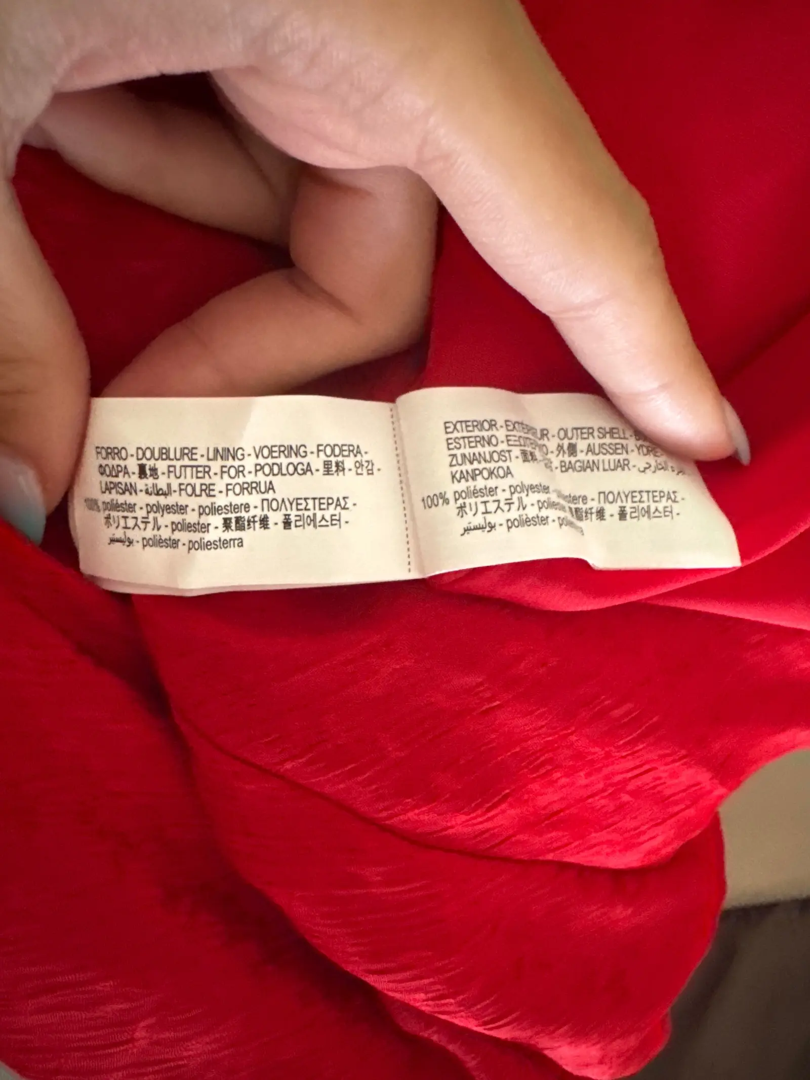 Zara czerwona sukienka z otwartymi plecami i halter dekoltem – Detal