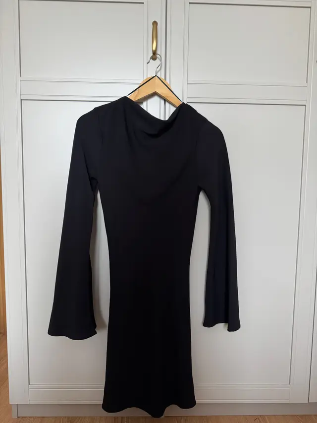 H&M sukienka mini z odkrytymi plecami i kokardką